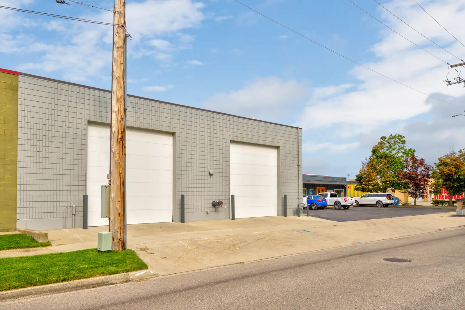 850 Maple Ave image 6