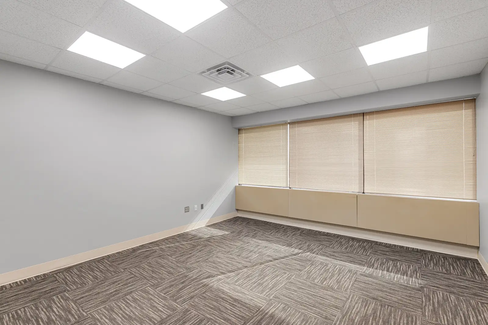 555 W Crosstown Pkwy image 35