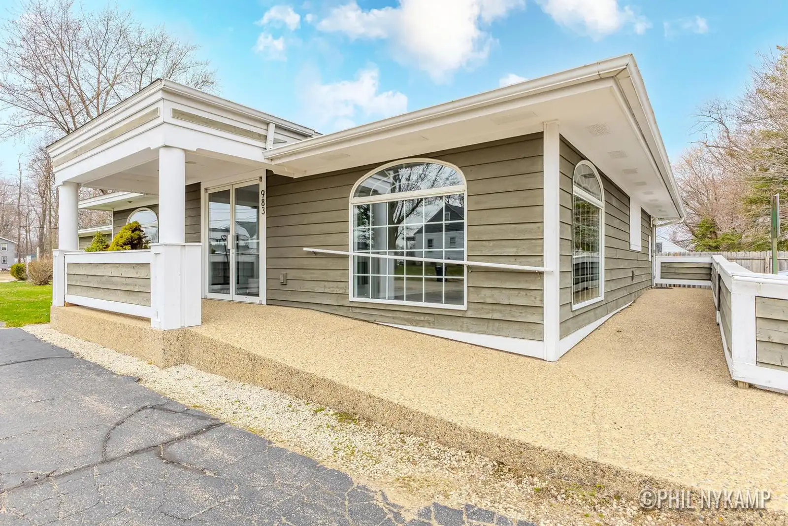 983 Lincoln Ave, Holland, MI 49423