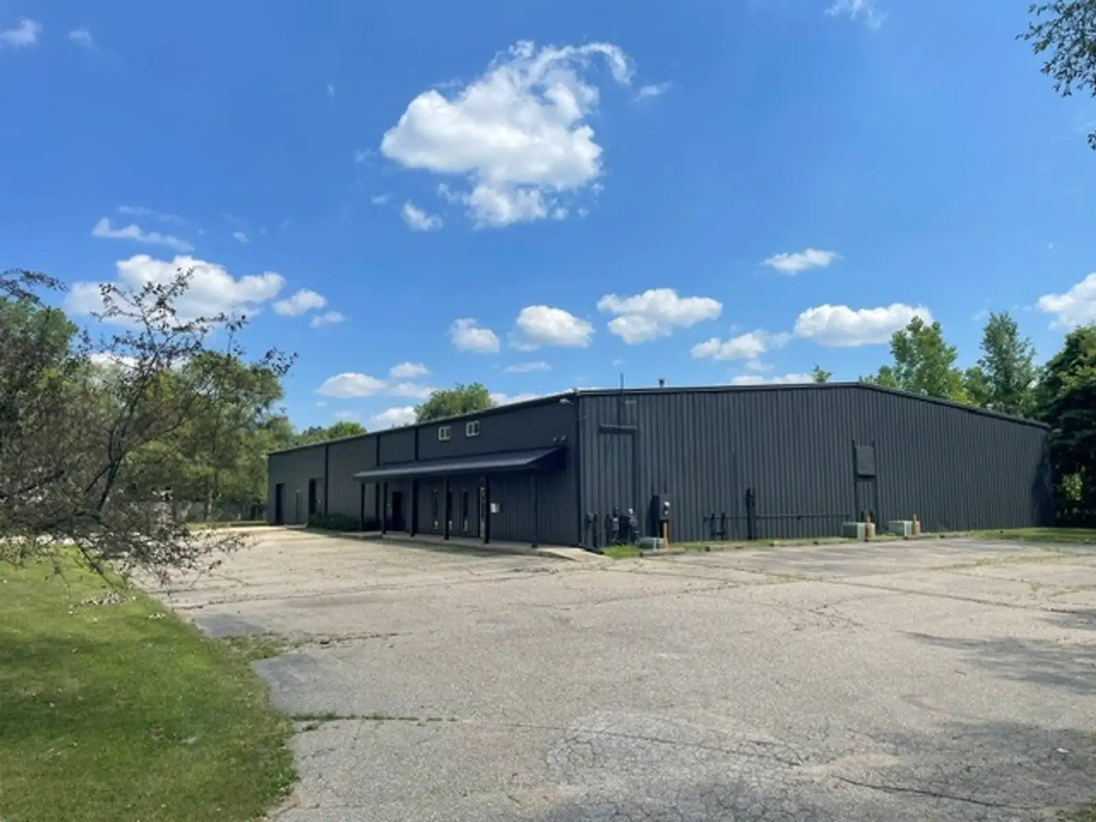 2050 Stanley Ave image 11