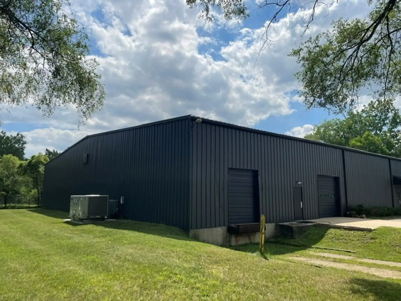 2050 Stanley Ave image 14