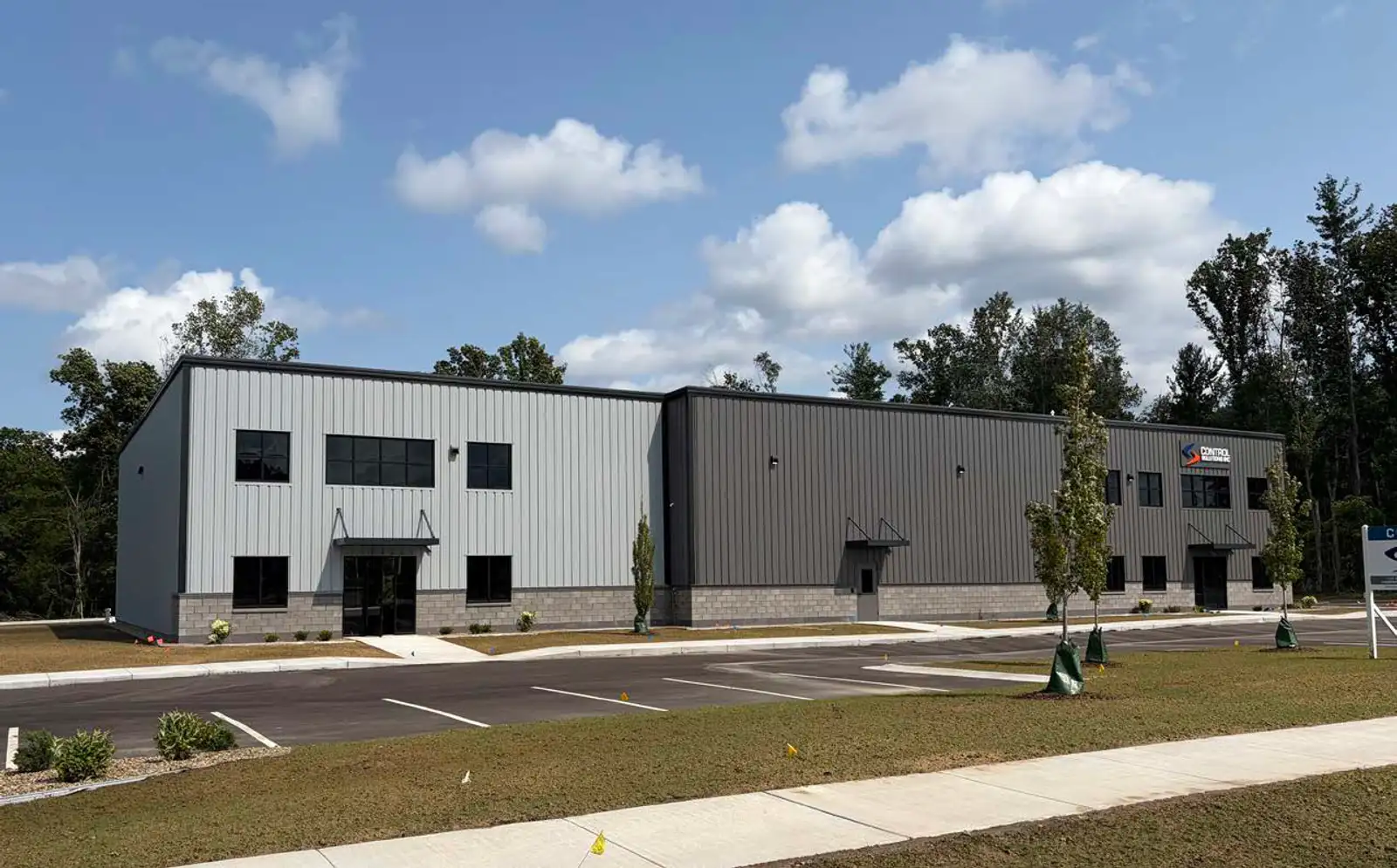 5686 Comstock Park Dr NW, Comstock Park, MI 49321