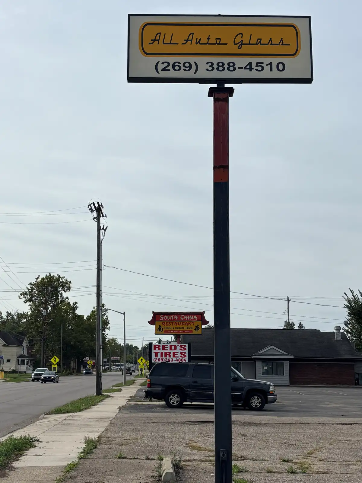 901 Riverview Dr image 3