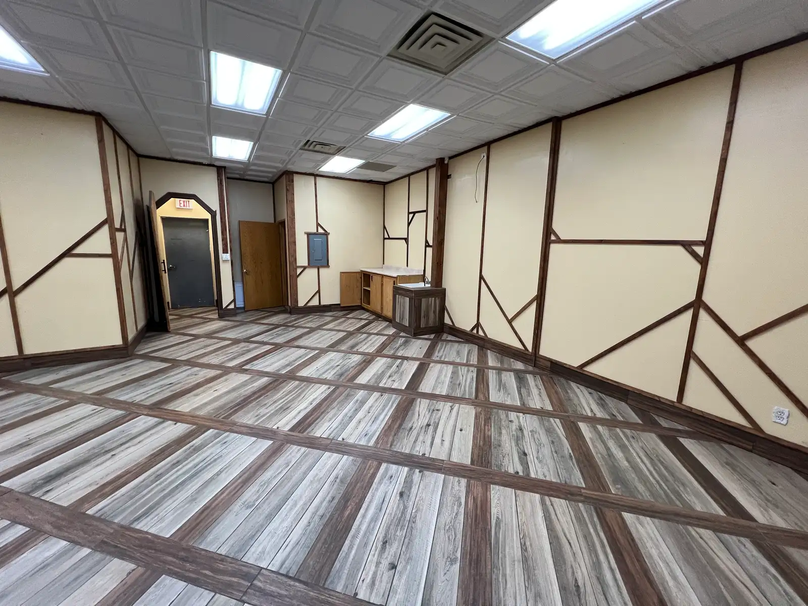 Retail/Office Space on 28th St. SW in Grandville image 8