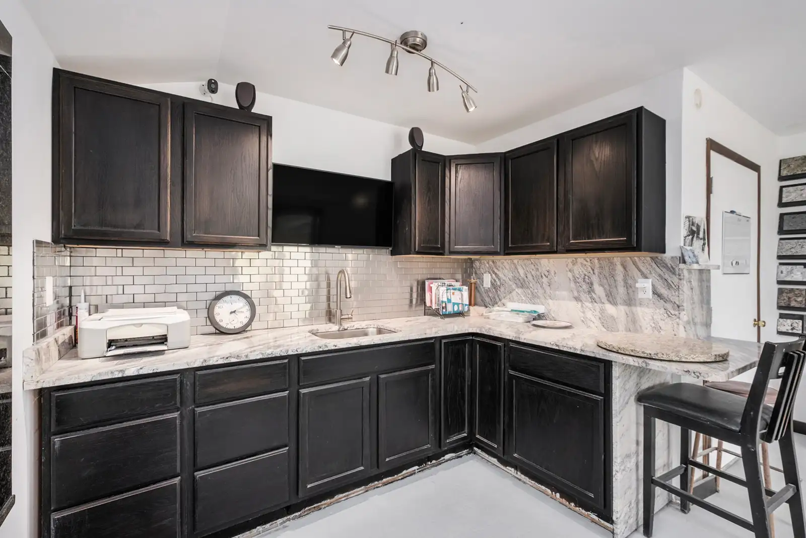 7887 Elm Ave image 13