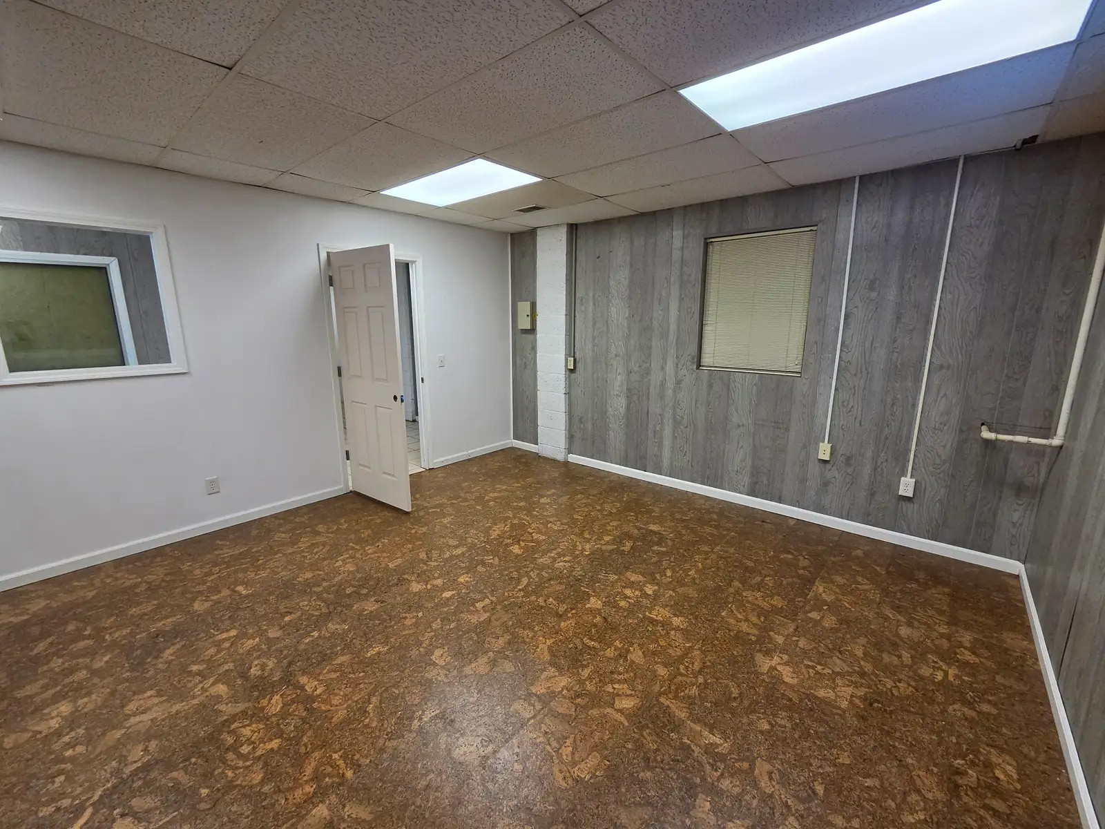 536 Oak St image 17