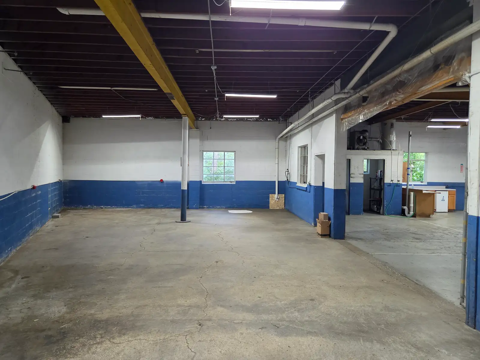 536 Oak St image 5