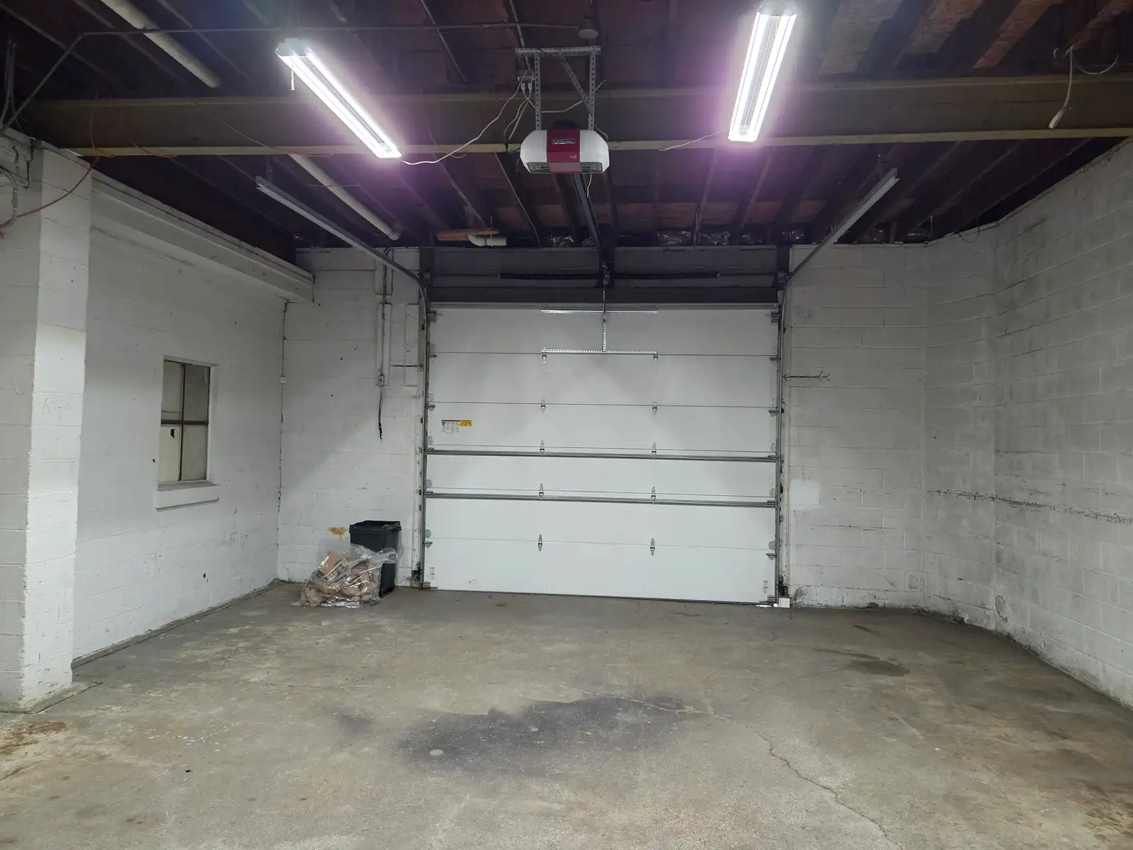 536 Oak St image 2