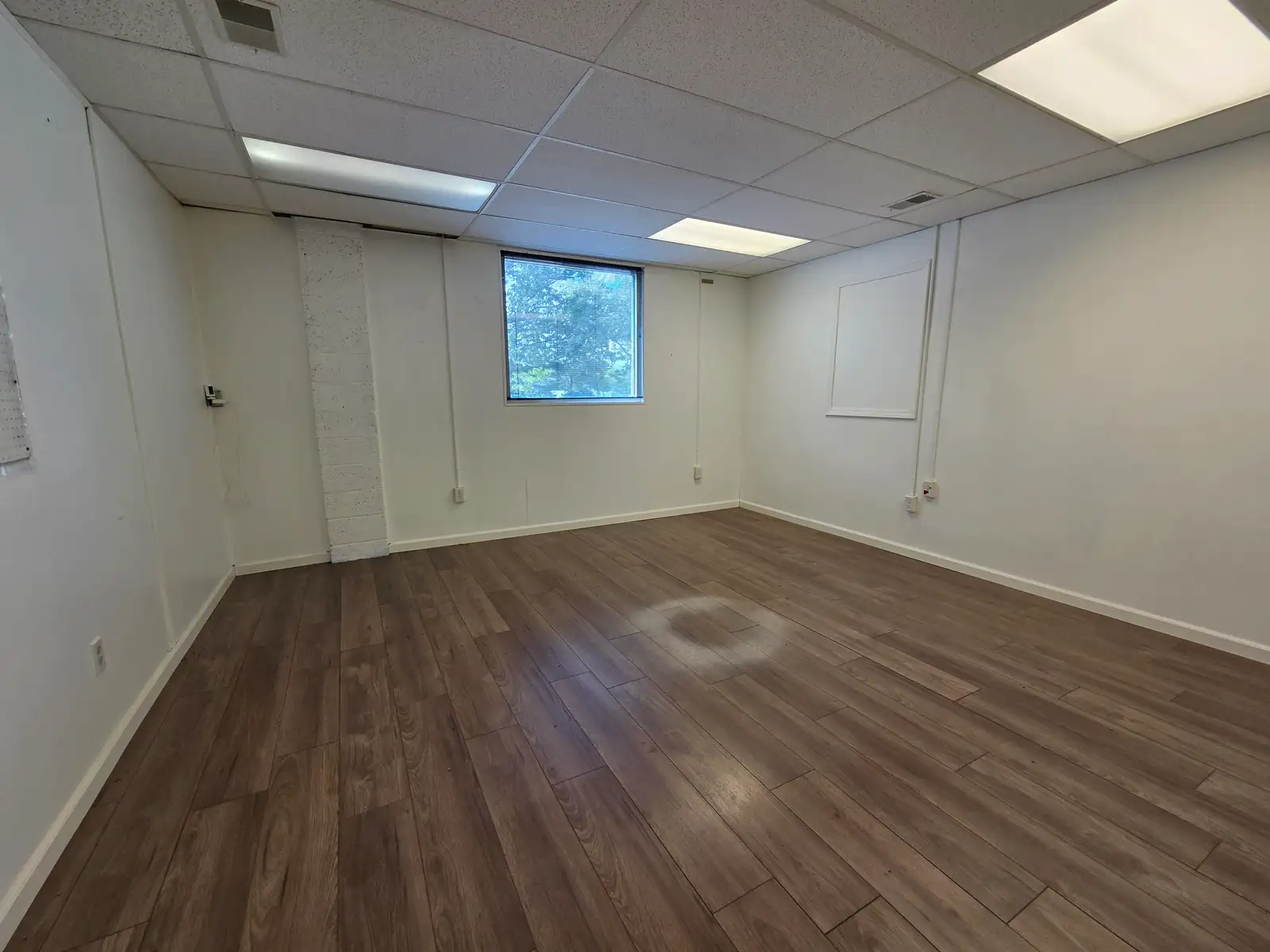 536 Oak St image 19