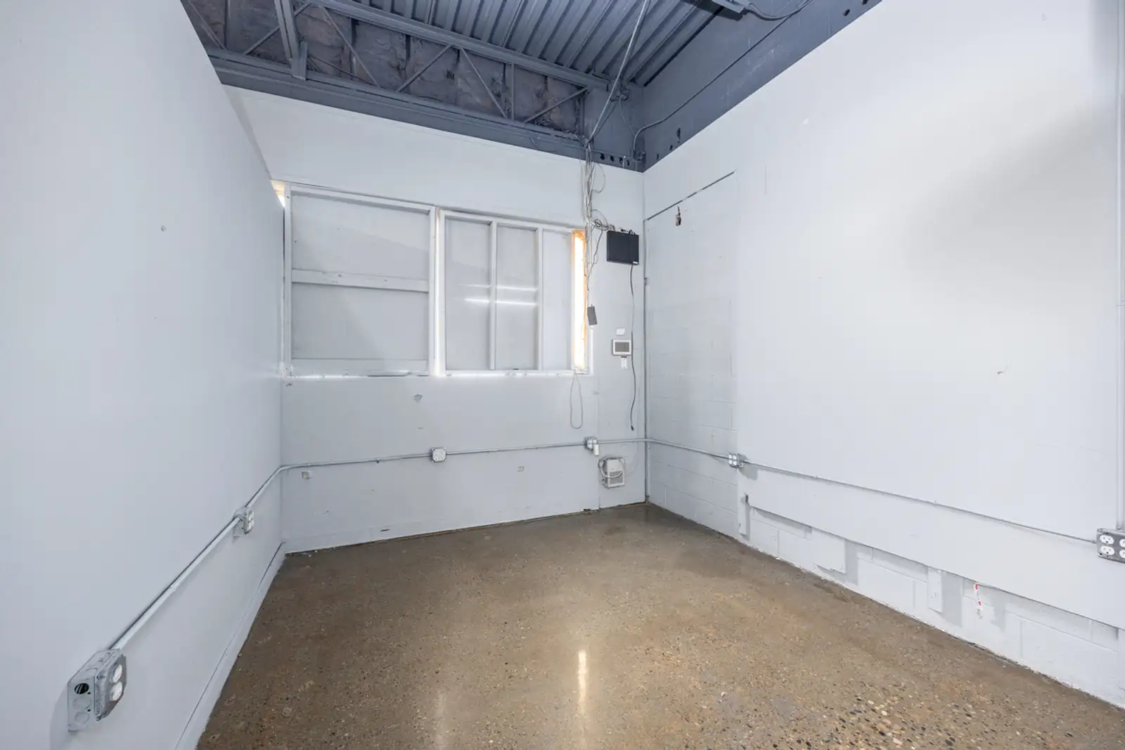 2611 Alpine Ave NW image 16
