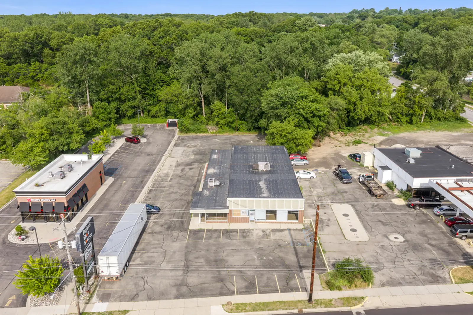 2611 Alpine Ave NW image 3