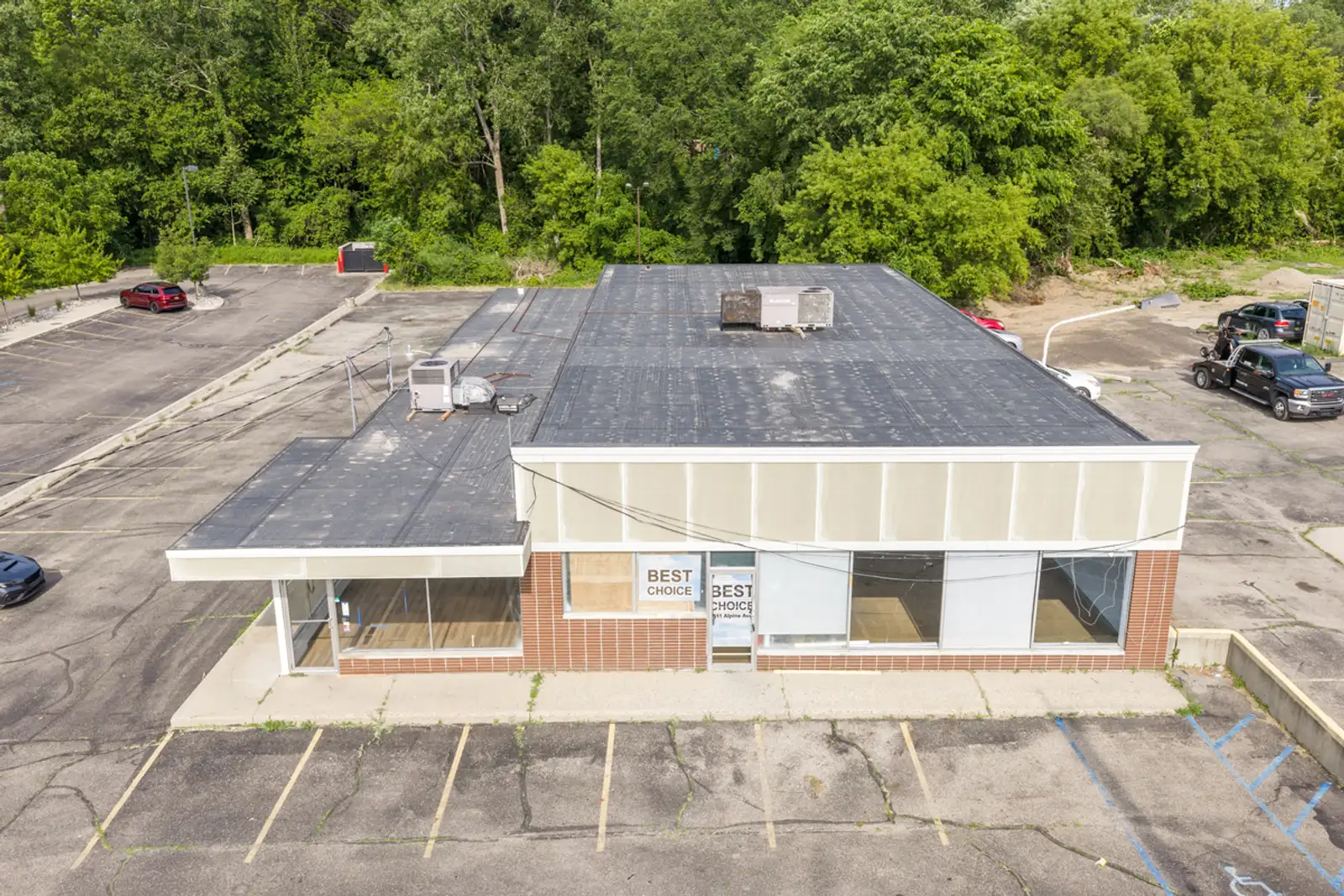 2611 Alpine Ave NW image 1