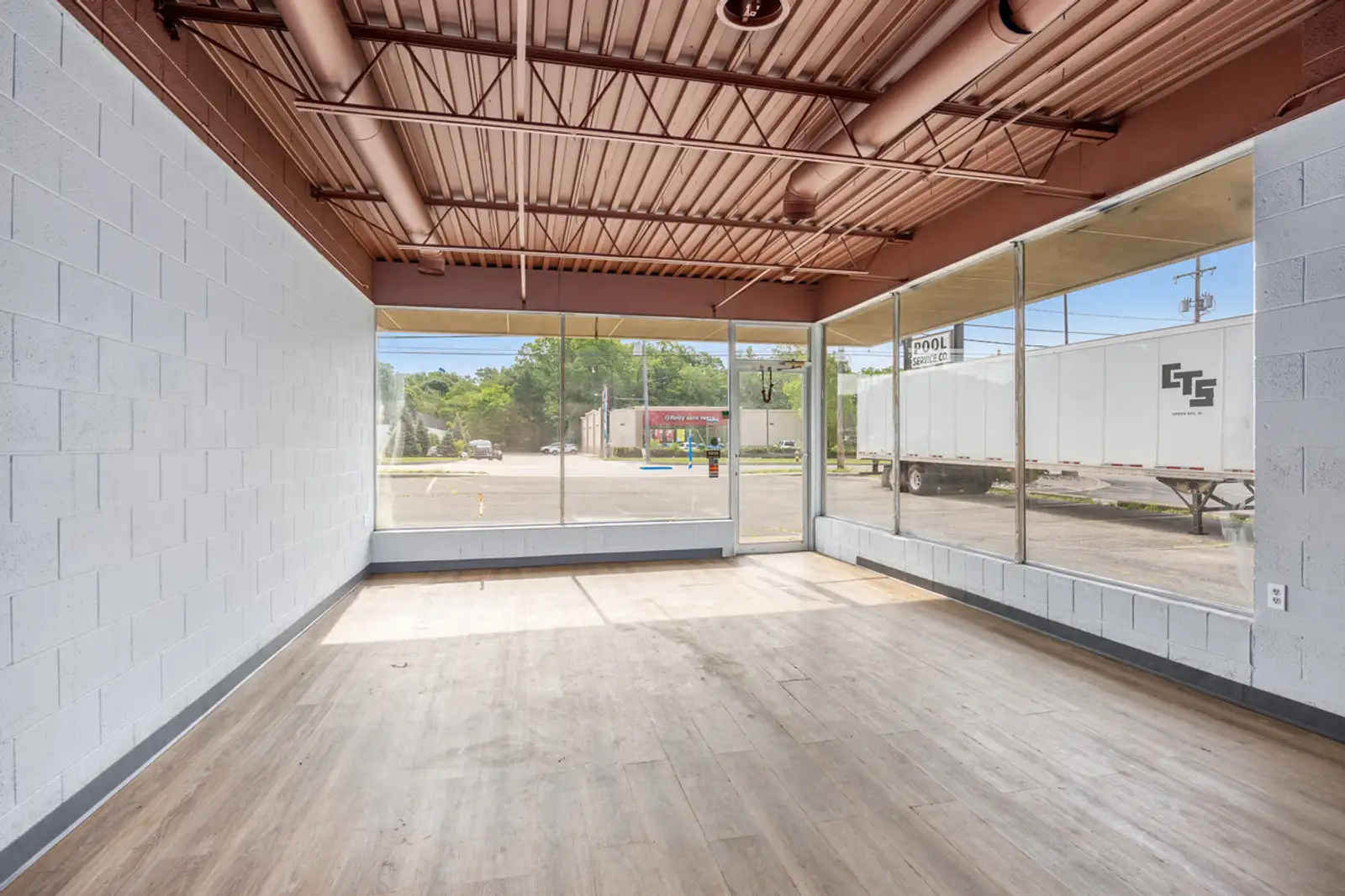 2611 Alpine Ave NW image 19