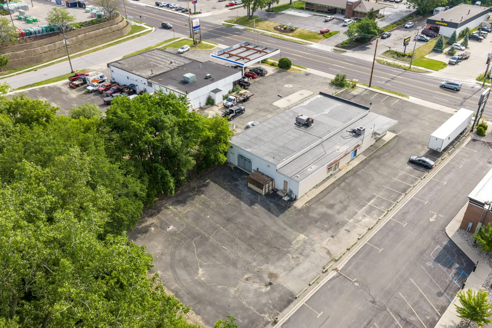 2611 Alpine Ave NW image 5