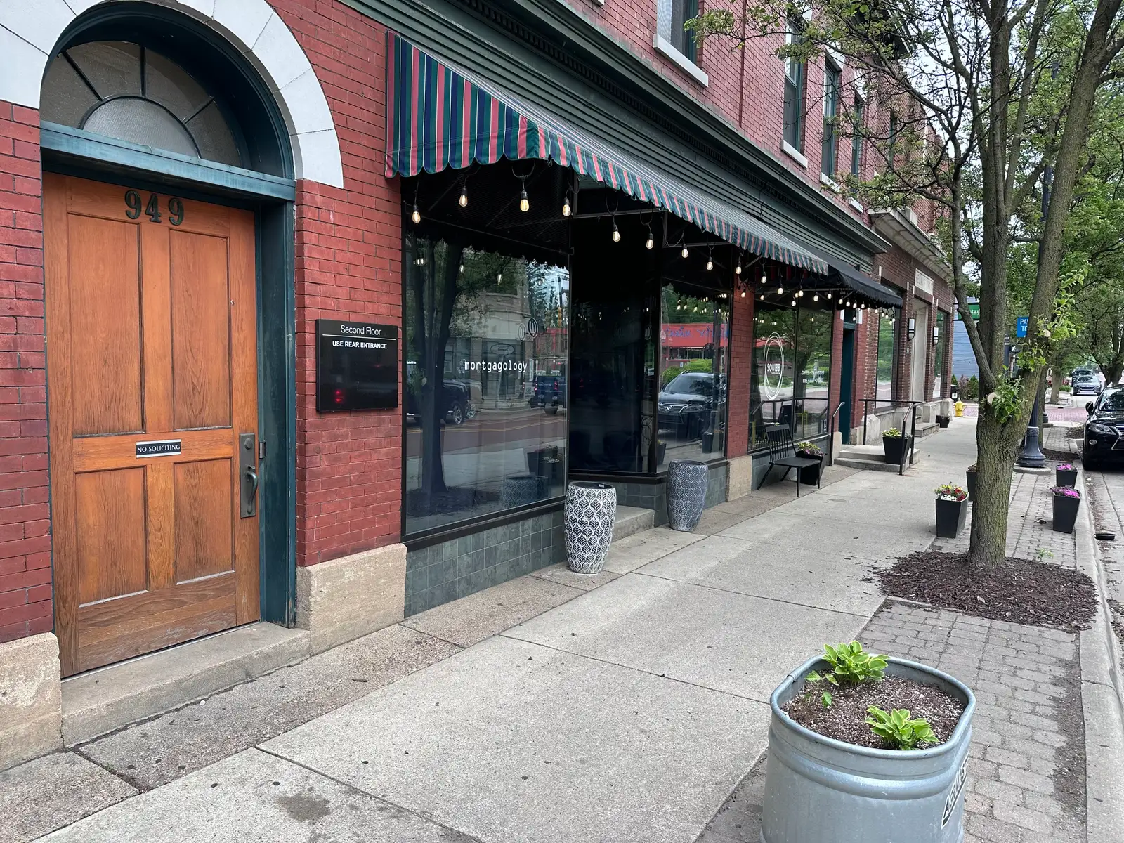 Street frontage Retail/Office image 1