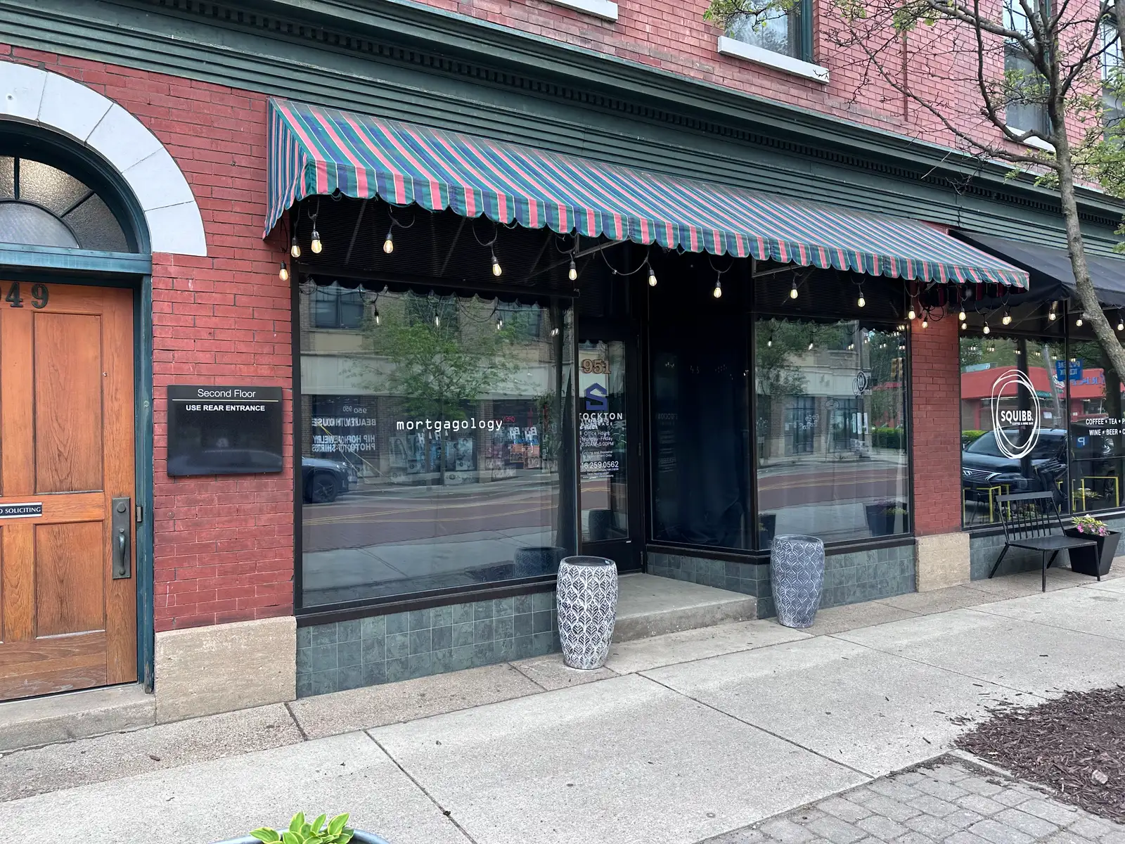 Street frontage Retail/Office image 4