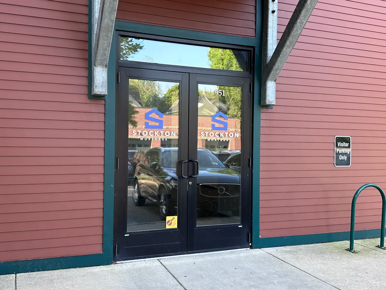 Street frontage Retail/Office image 15