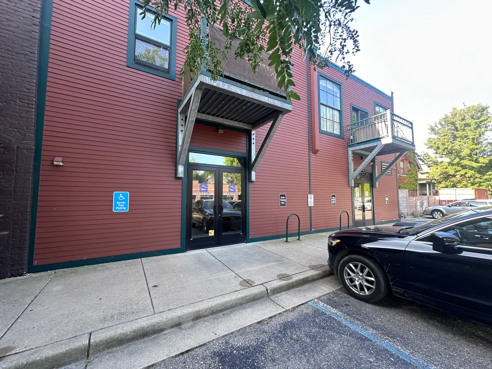 Street frontage Retail/Office image 16