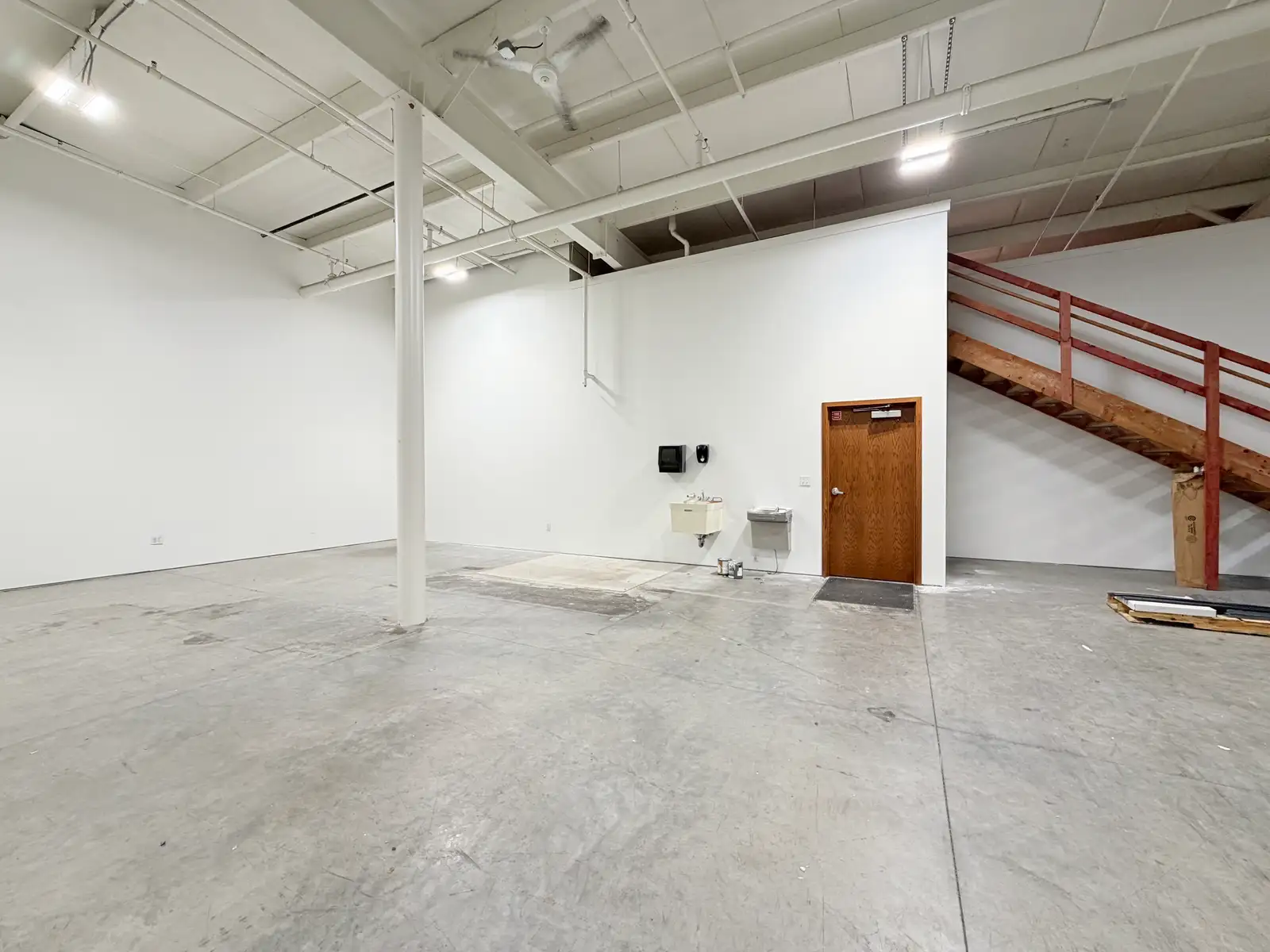 11128 James St image 23
