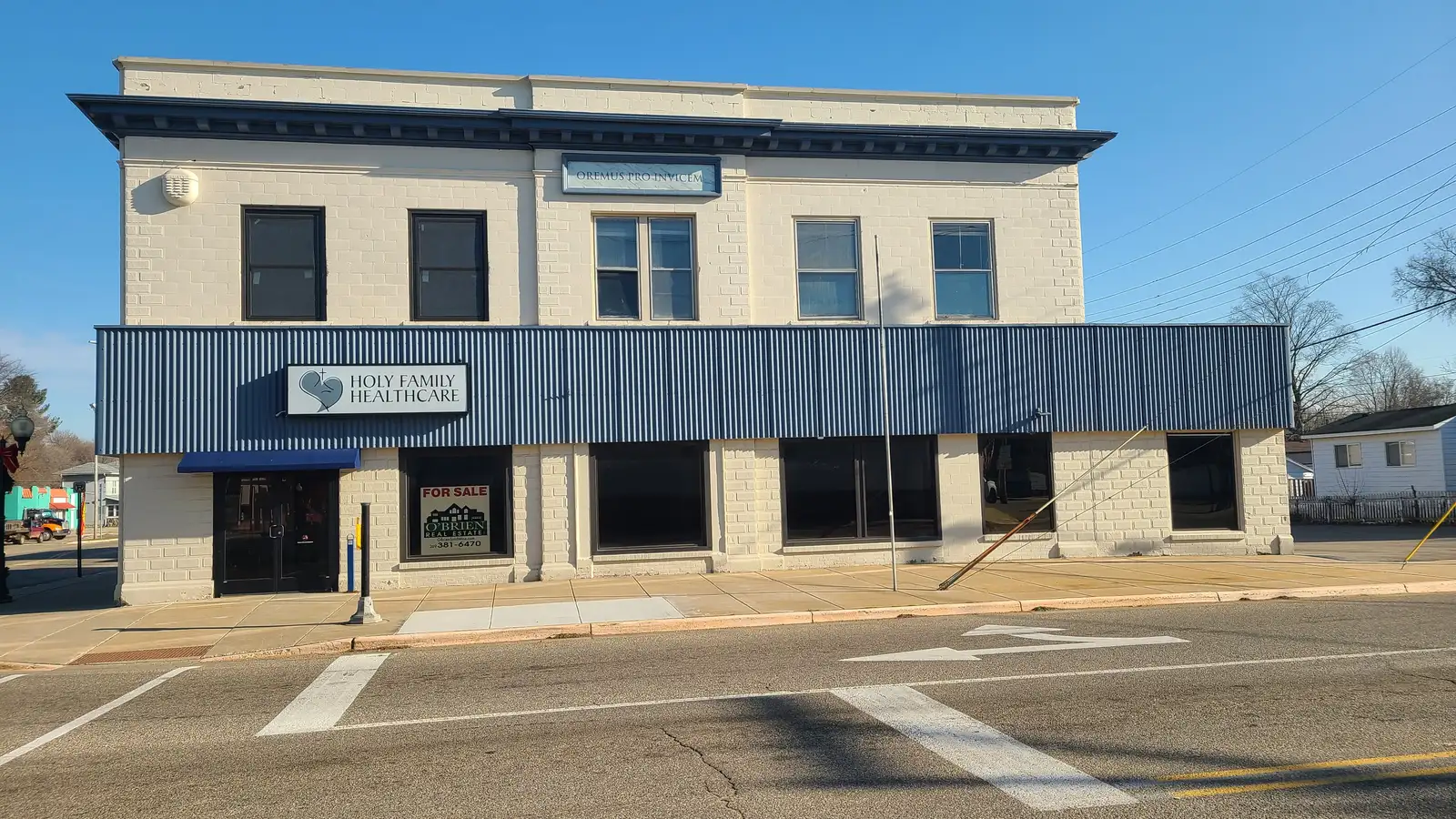 2 E Main St, Hartford, MI 49057