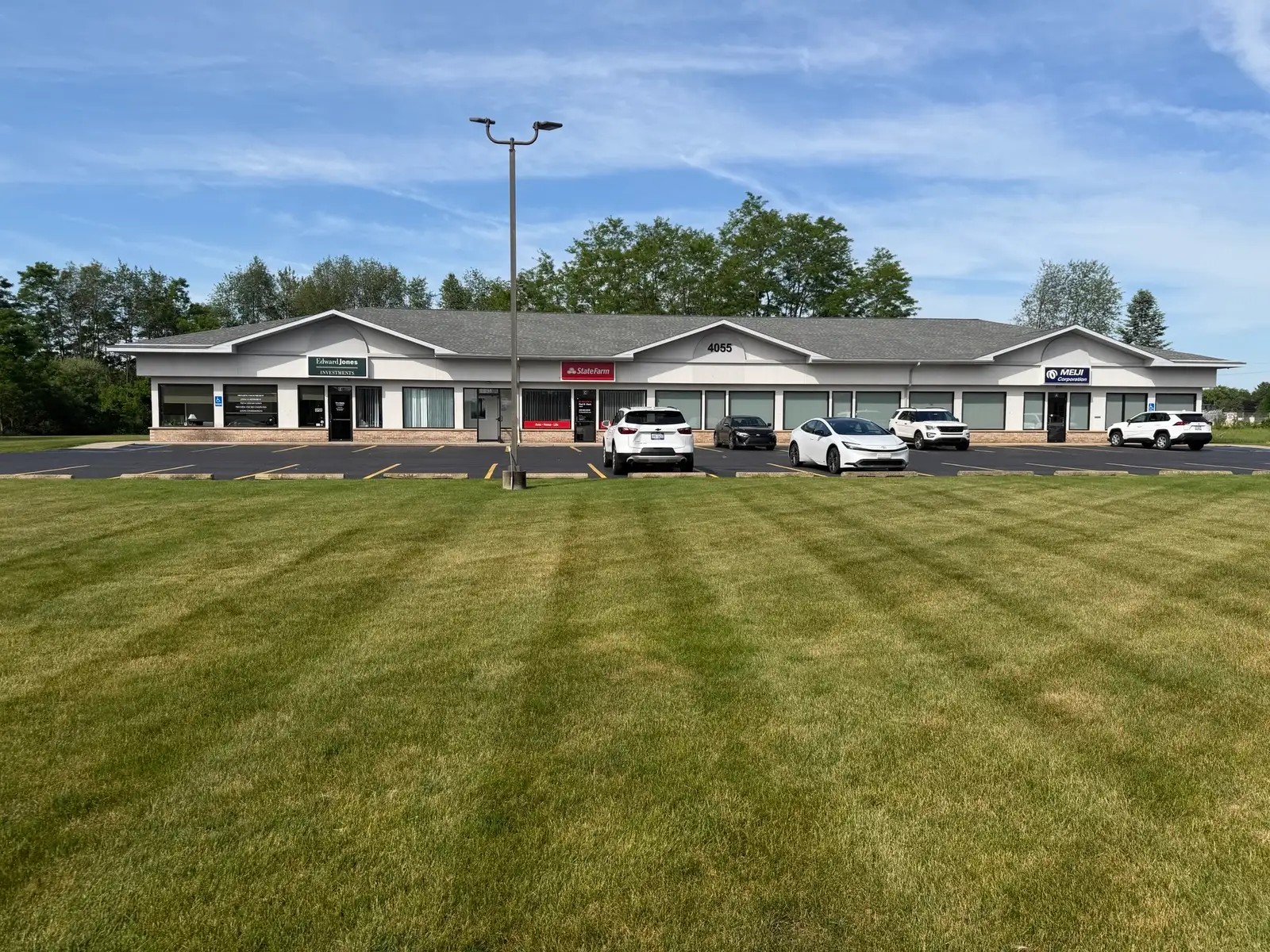 4055 W Dickman Rd, Springfield, MI 49037