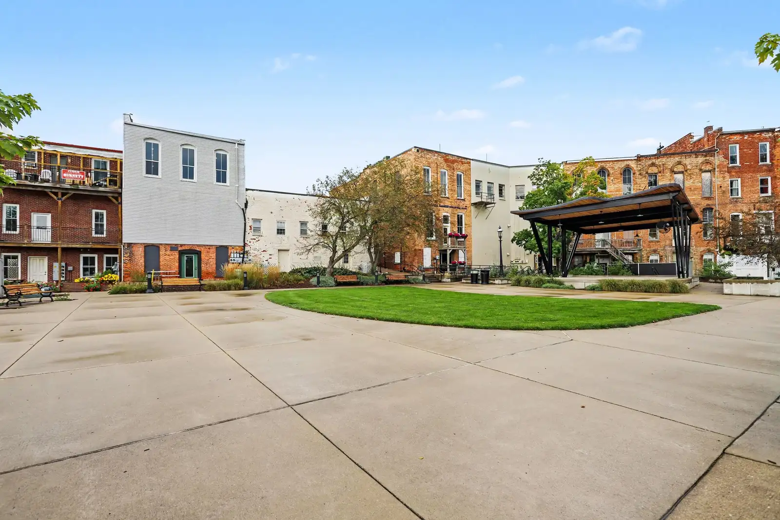 217 Hubbard St image 22