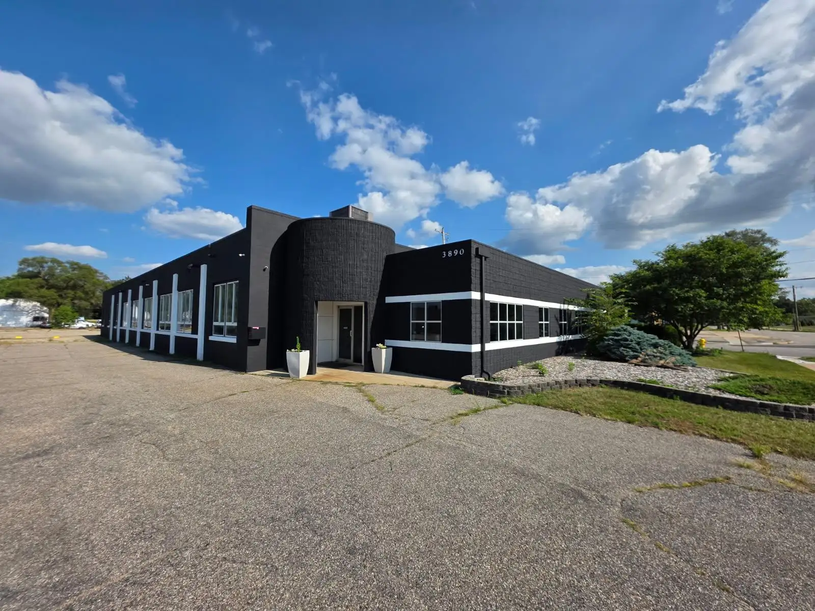 3890 Buchanan Ave SW image 1