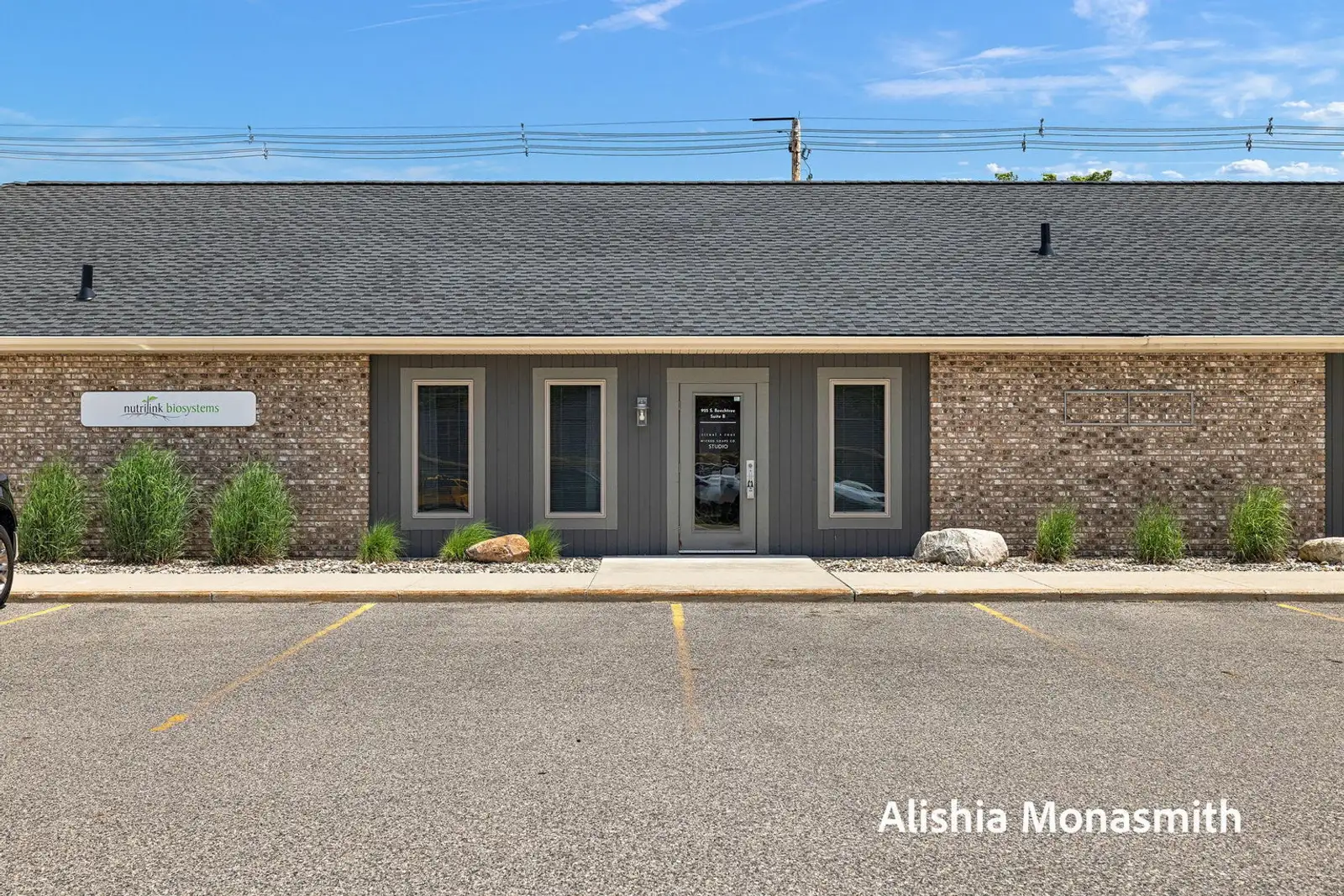 925 S Beechtree St, 1B image 3