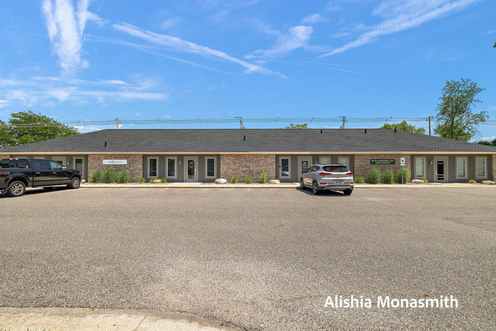 925 S Beechtree St, 1B image 2