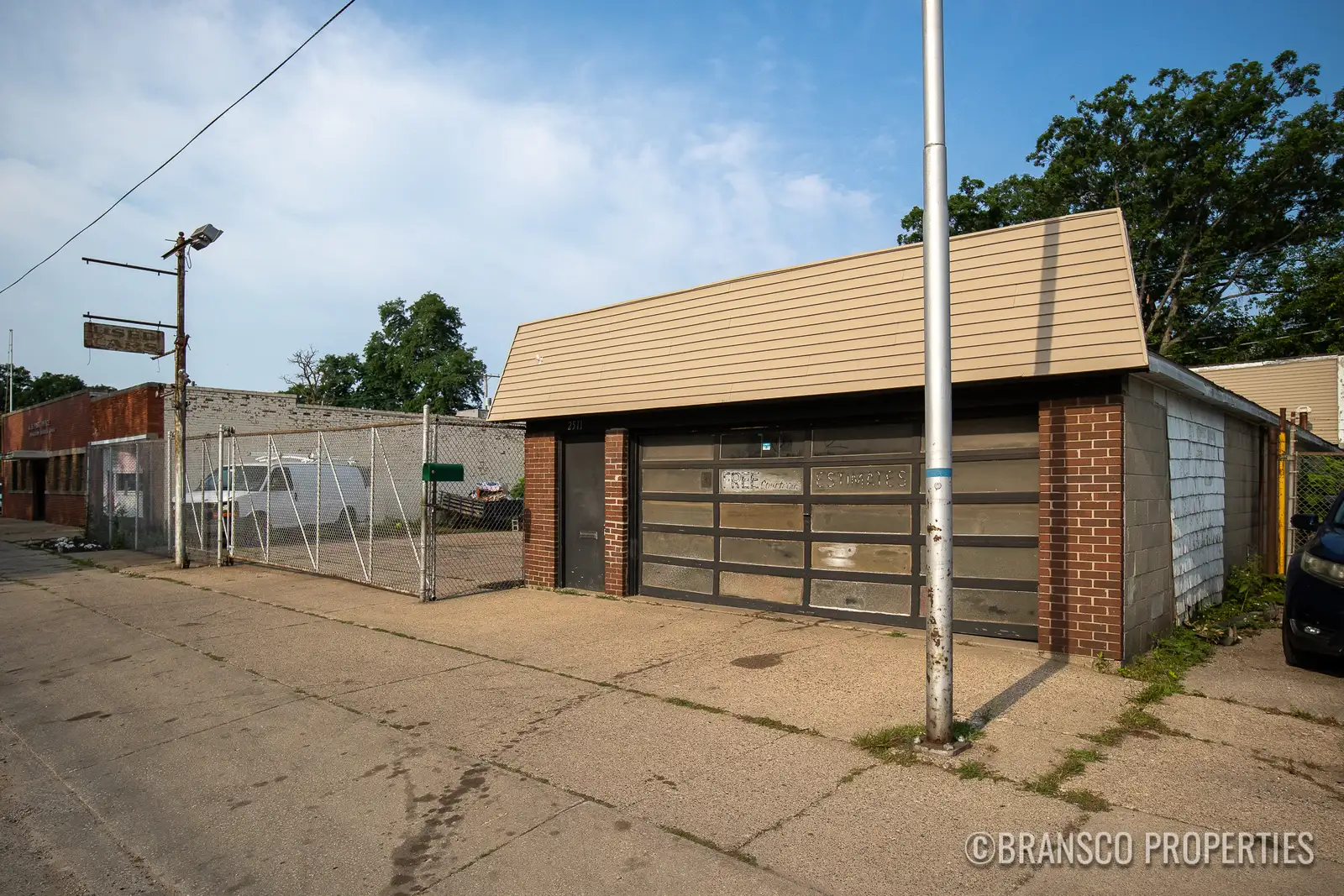 2511 Peck St image 2
