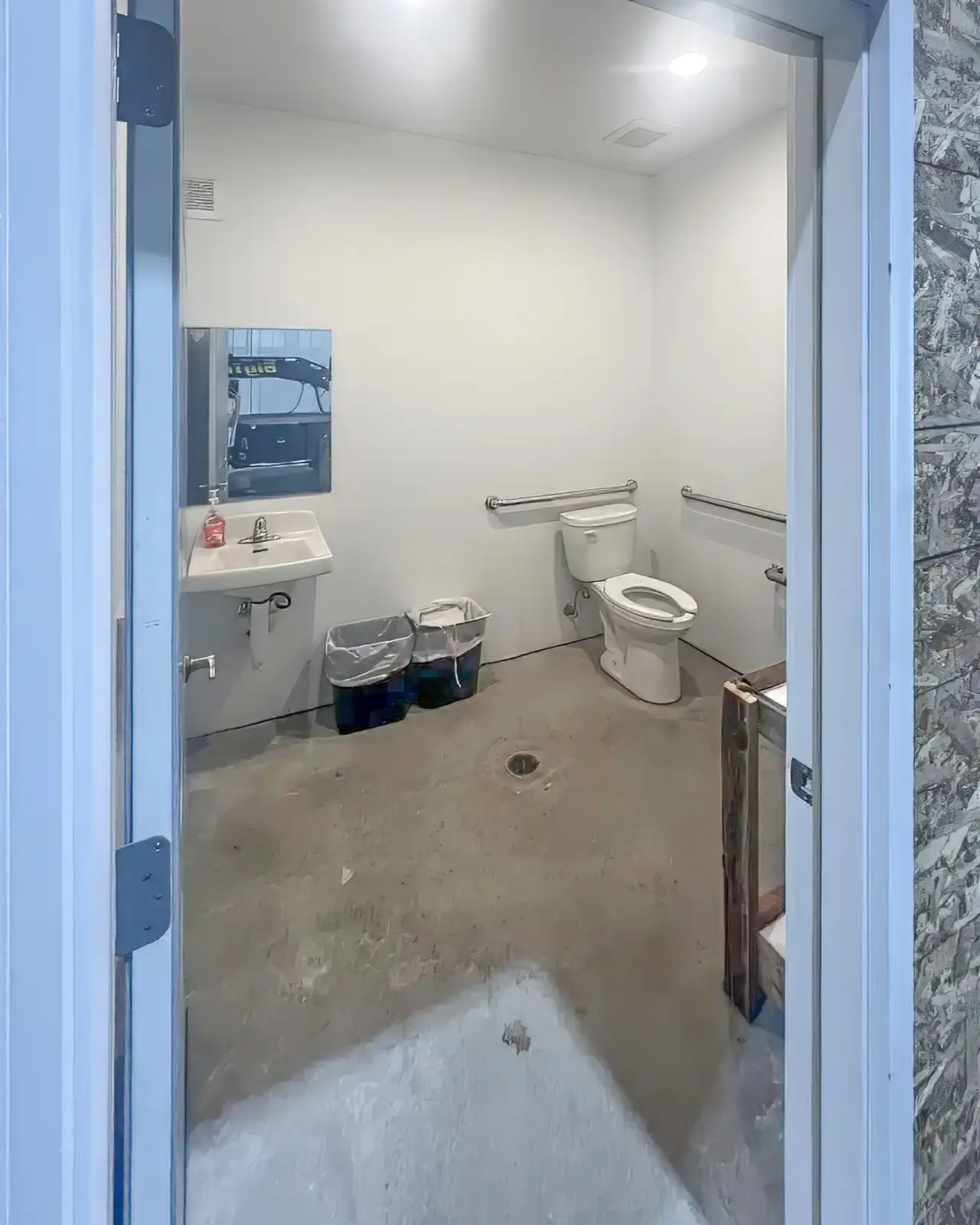 5148 Chicago Dr image 10