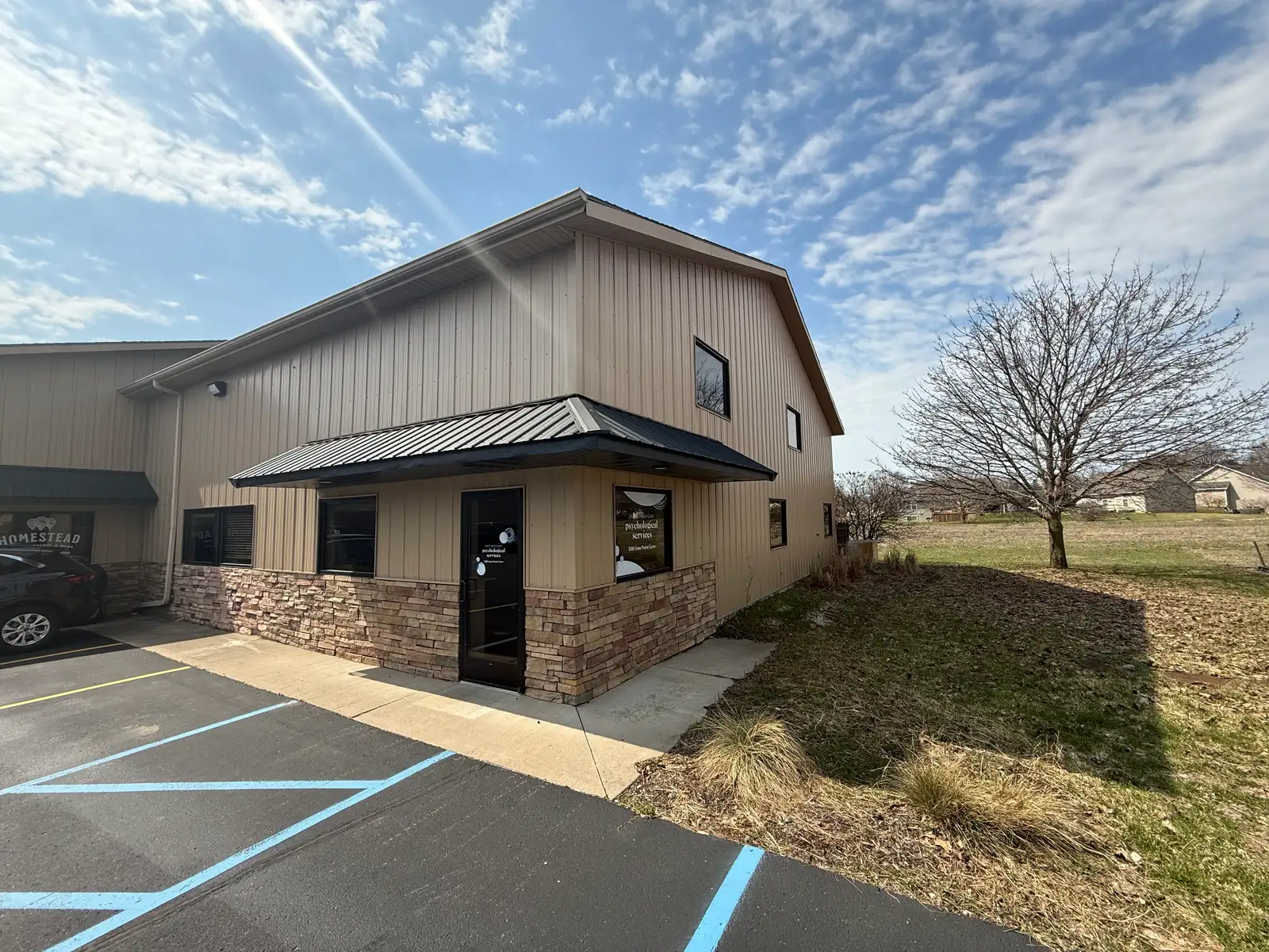 3588 Green Pointe Ctr, Hamilton, MI 49419