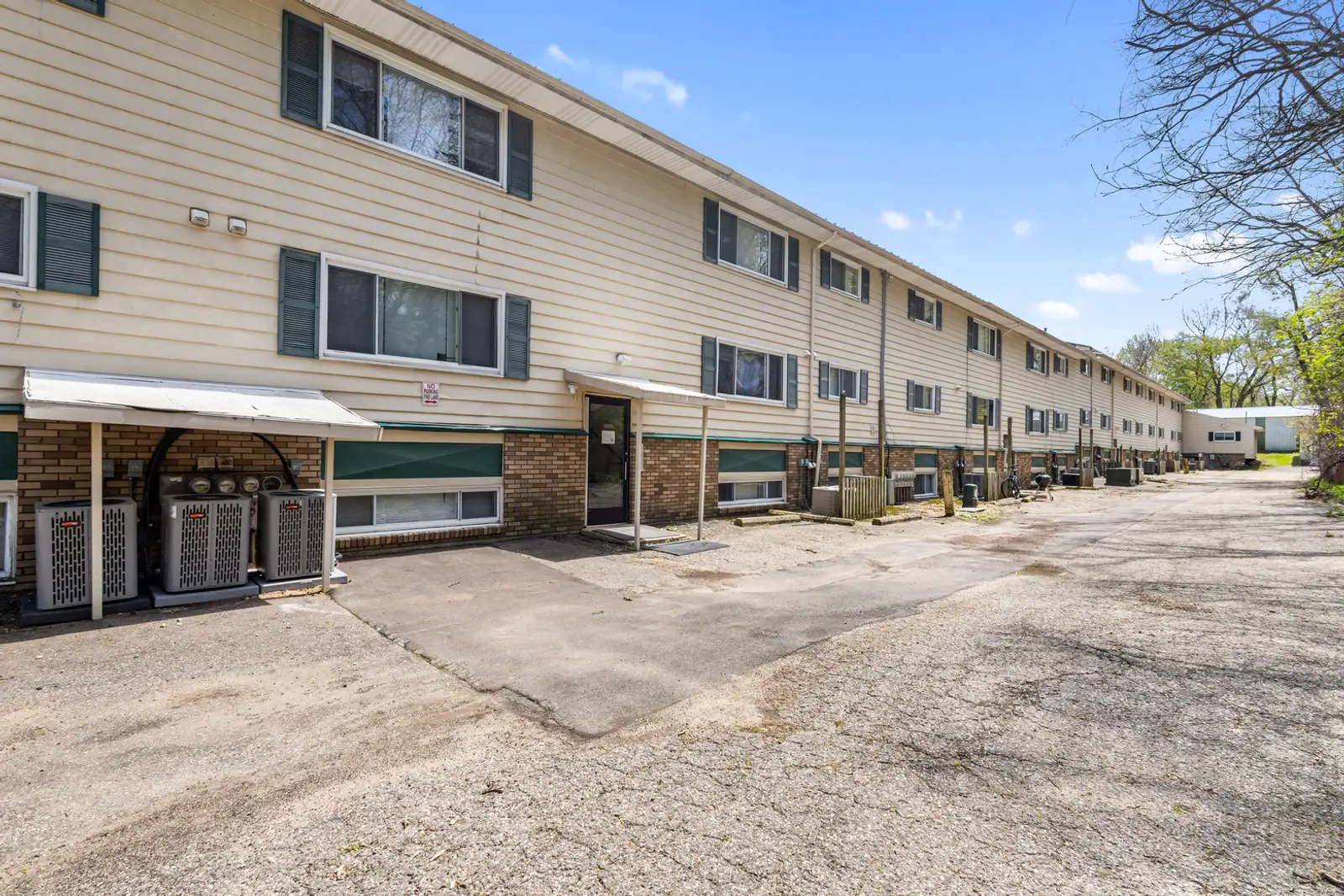 525 N Arlington St image 34