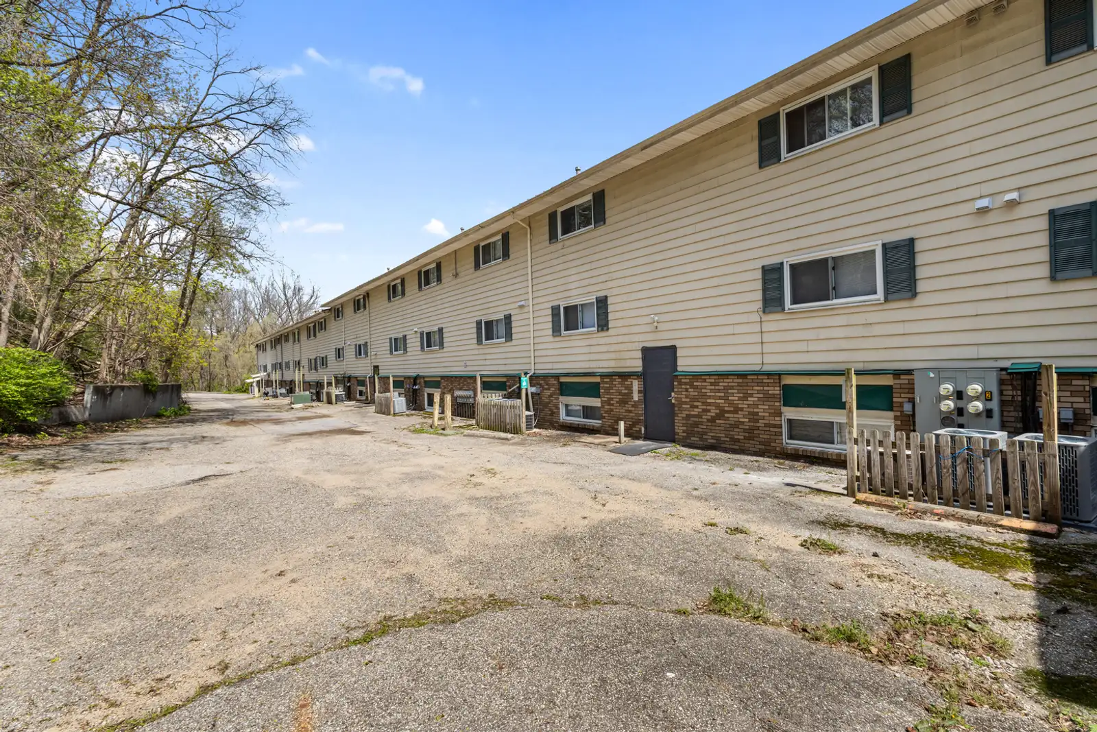 525 N Arlington St image 35