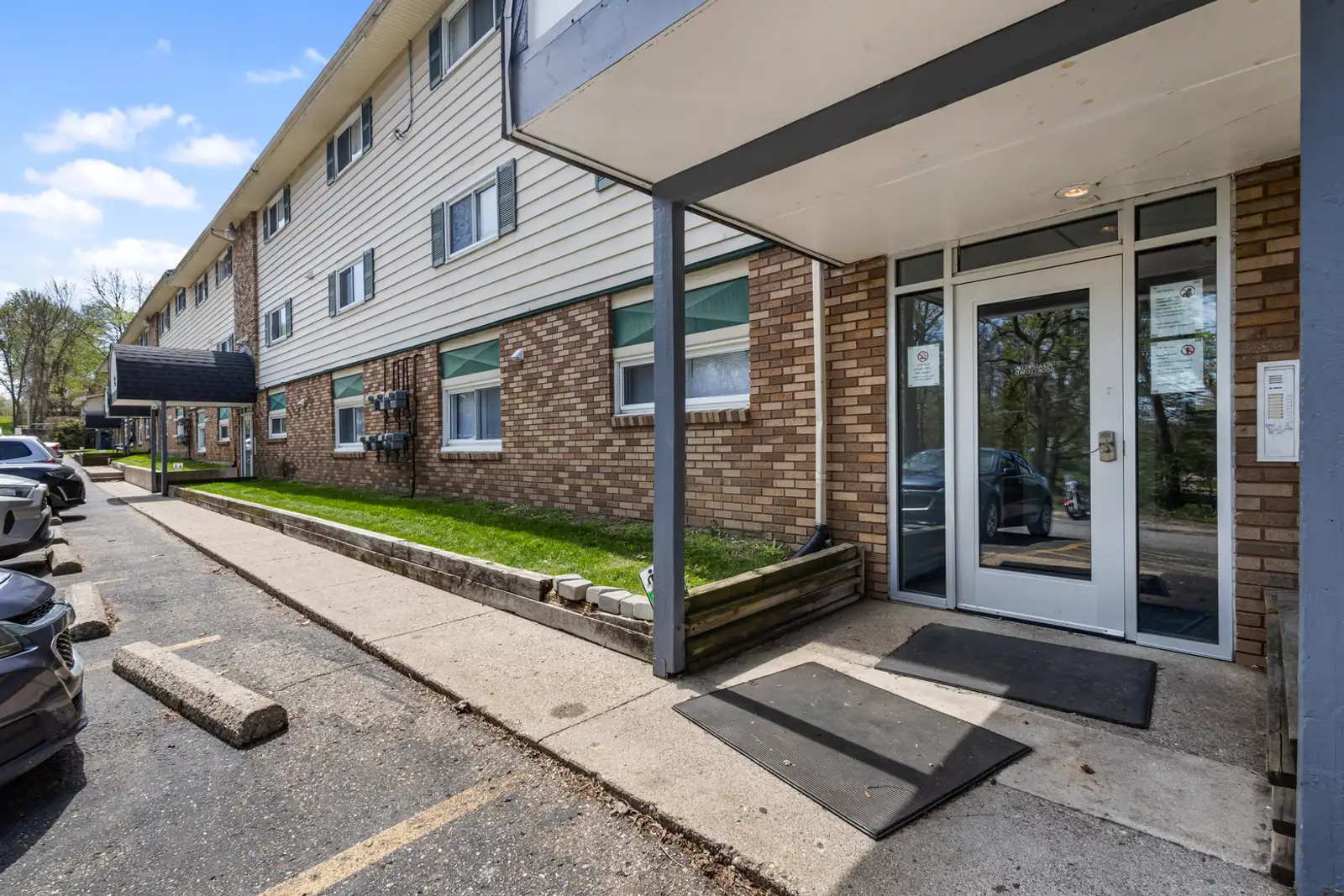 525 N Arlington St image 31
