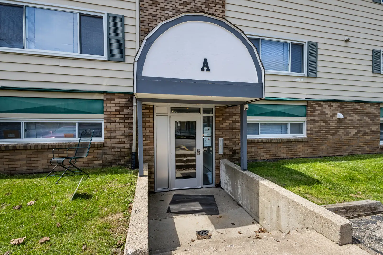525 N Arlington St image 29