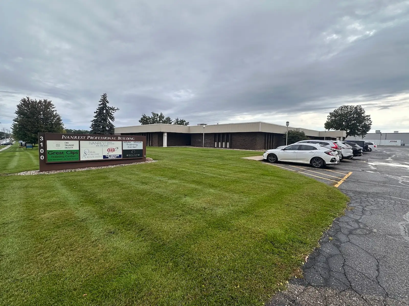 3100 Ivanrest Ave SW, Grandville, MI 49418