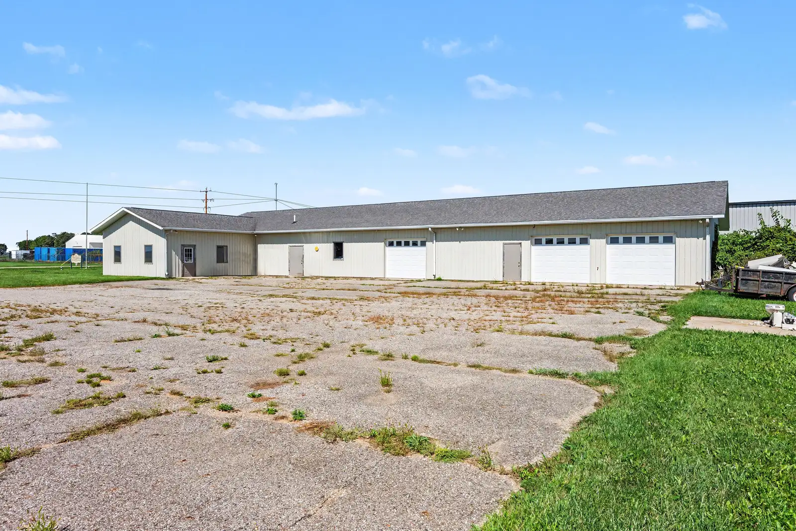 15675 Morris Industrial Dr image 3