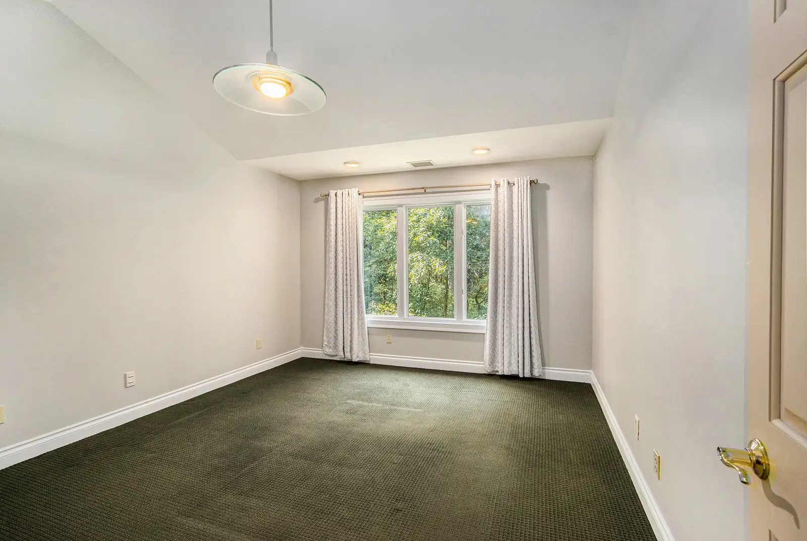 7950 Moorsbridge Road image 11