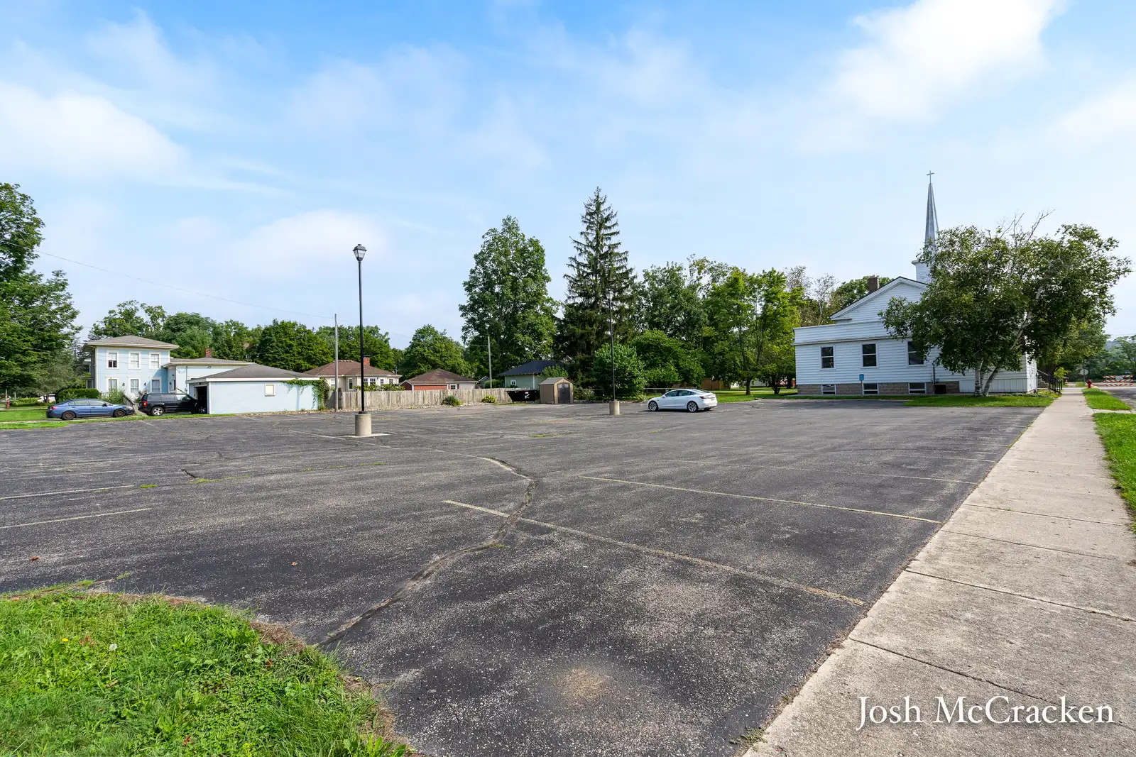 404 N Hudson St SE image 3