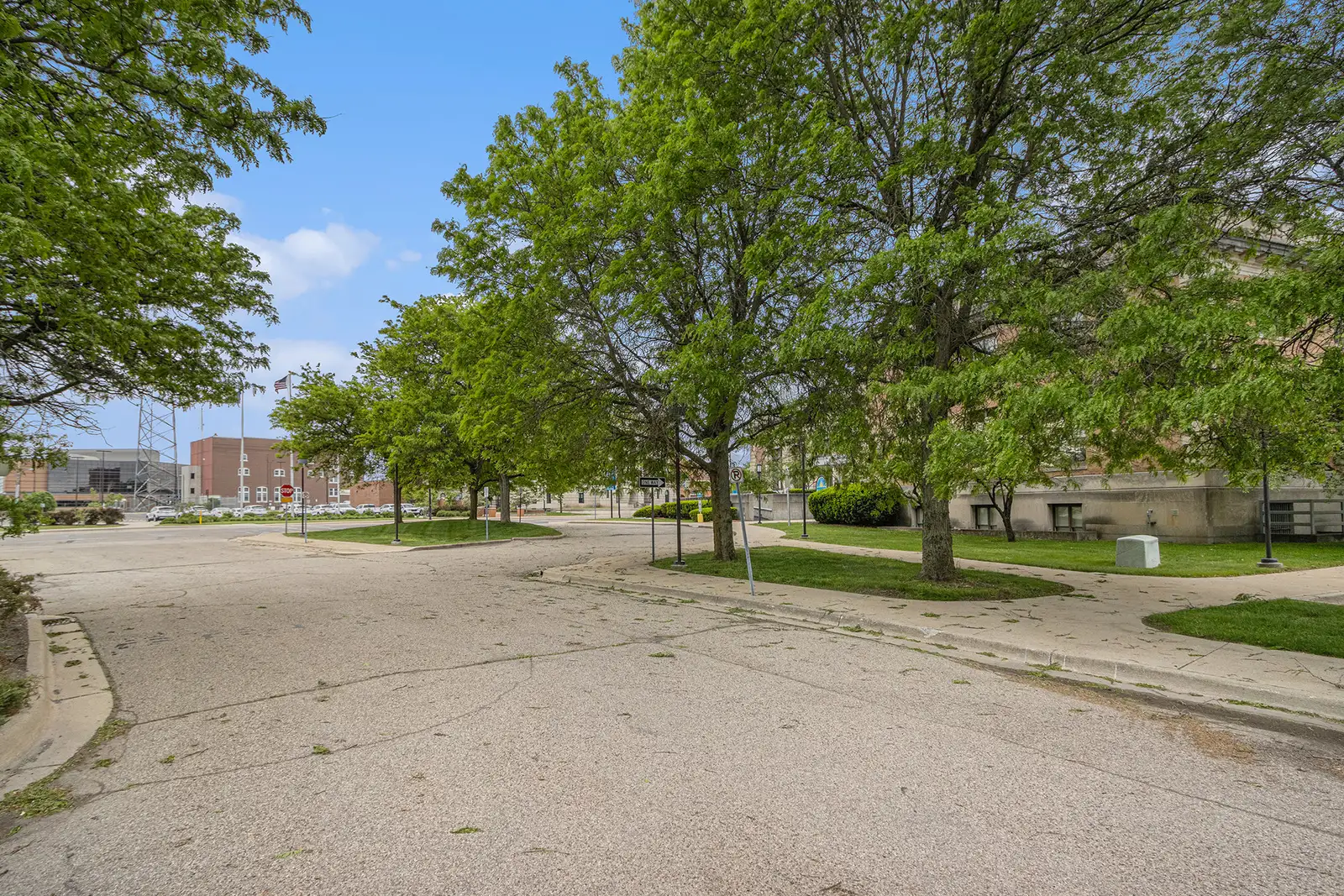 77 E Michigan Ave, Suite 90 image 23