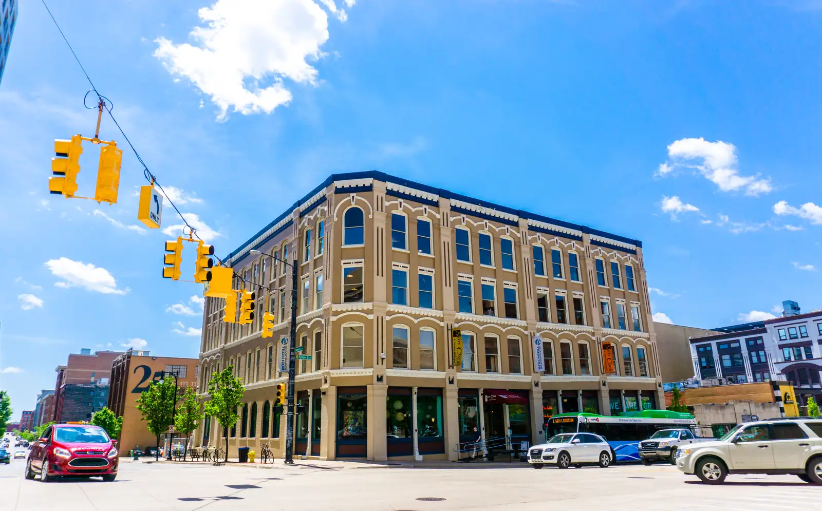 38 Fulton St W image 1