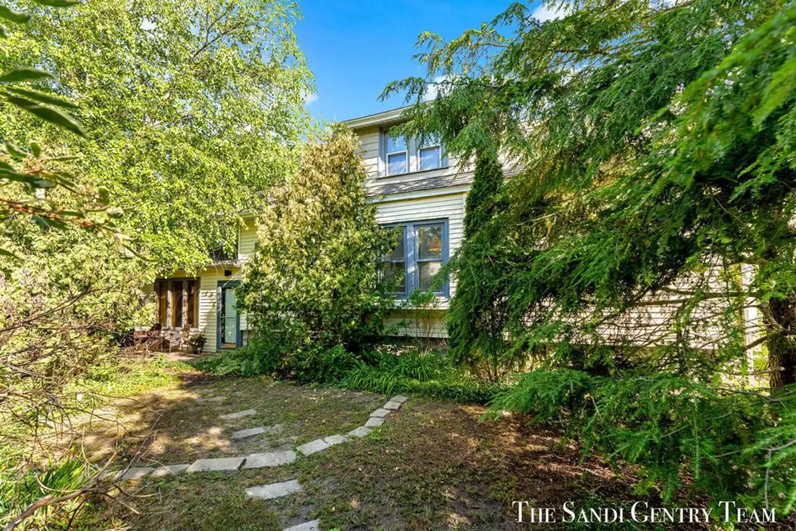 717 E Ludington Ave image 90