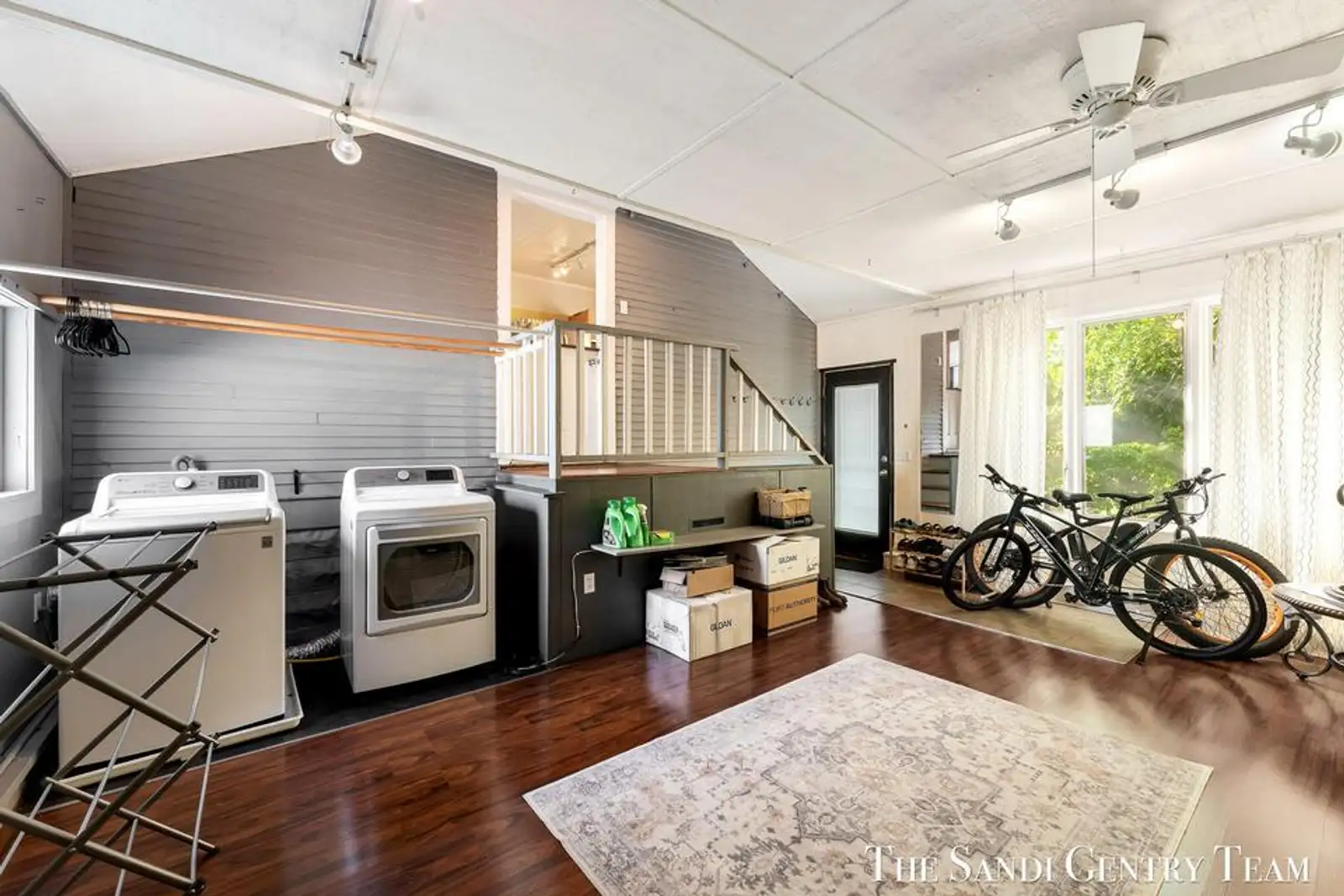 717 E Ludington Ave image 101