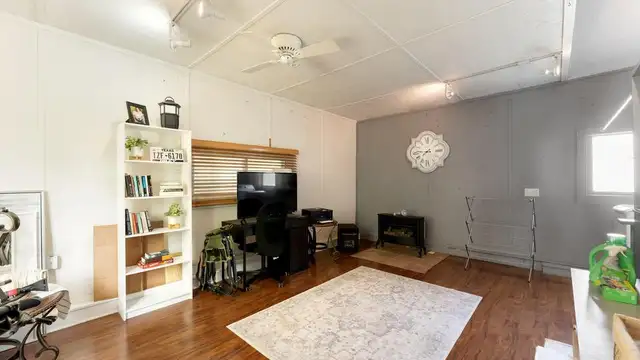 View image 100
