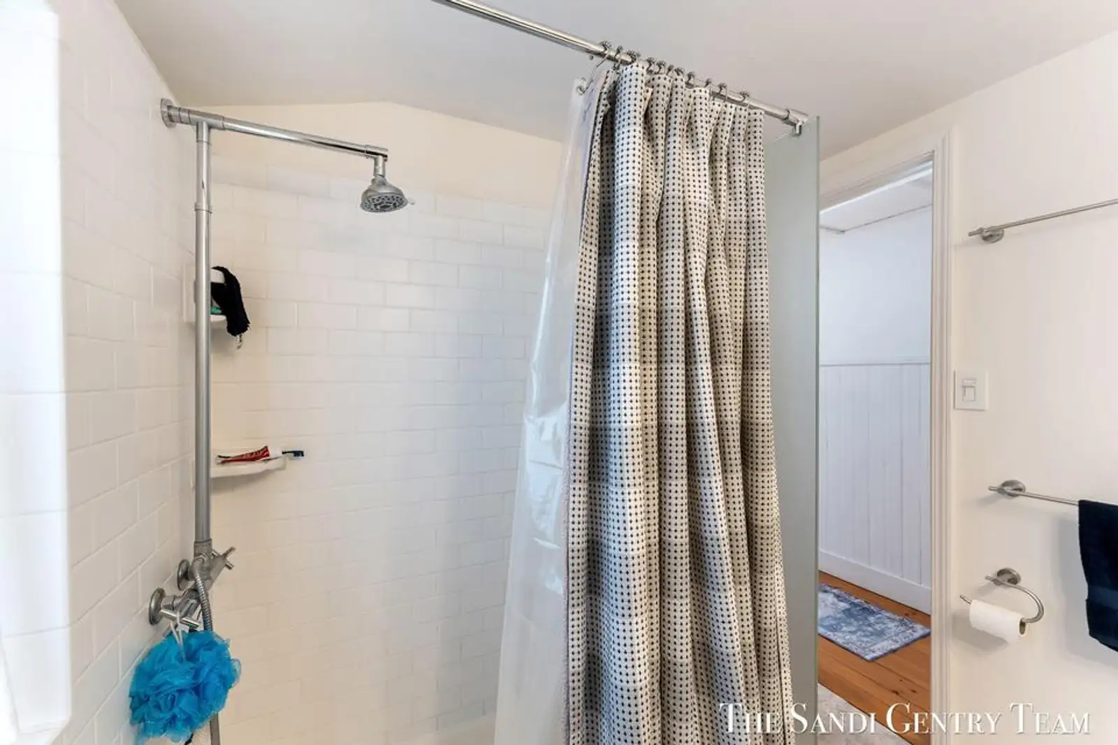 717 E Ludington Ave image 109