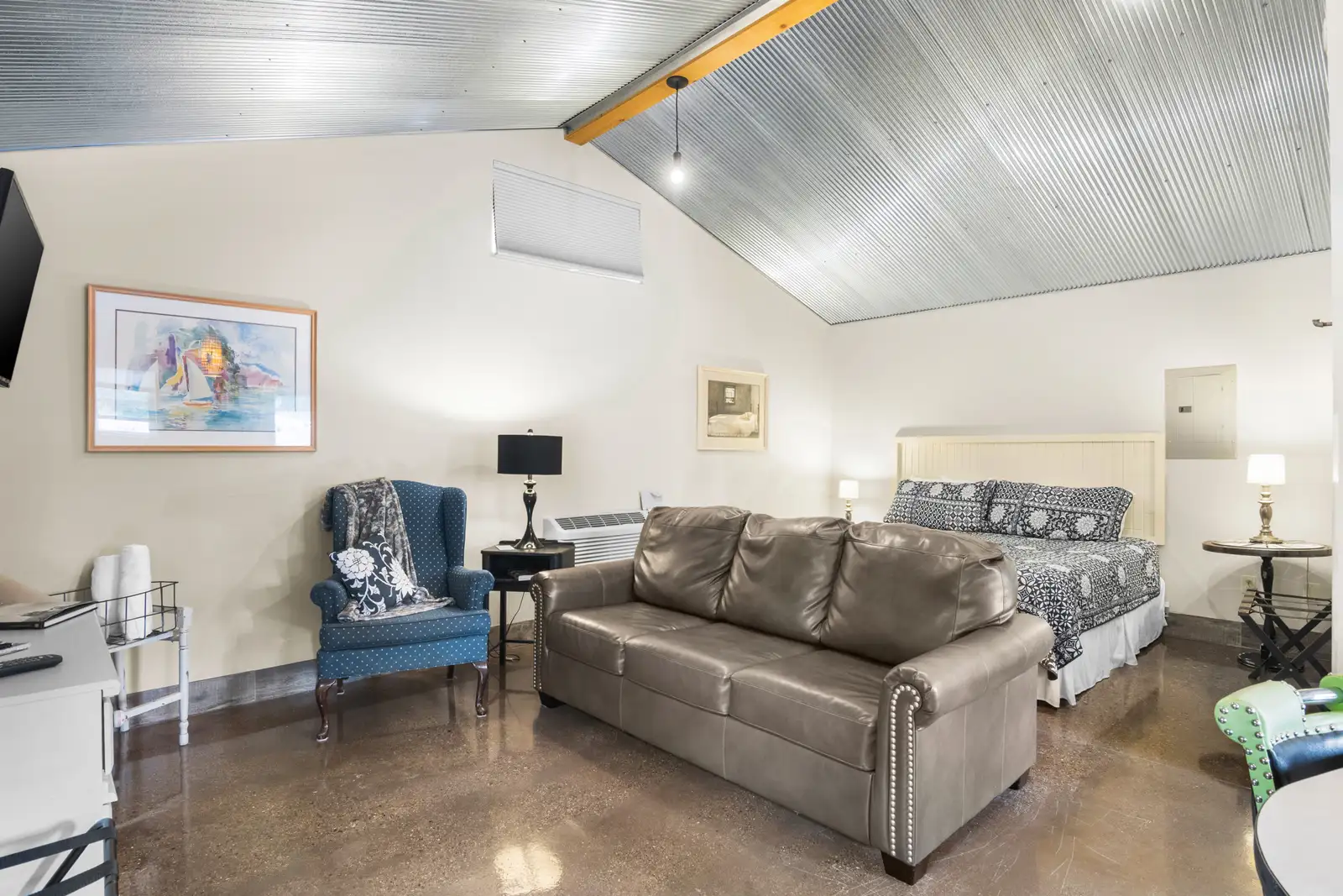 TORCH BAY INN image 15