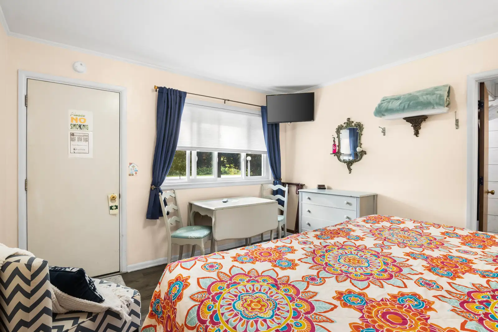 TORCH BAY INN image 39