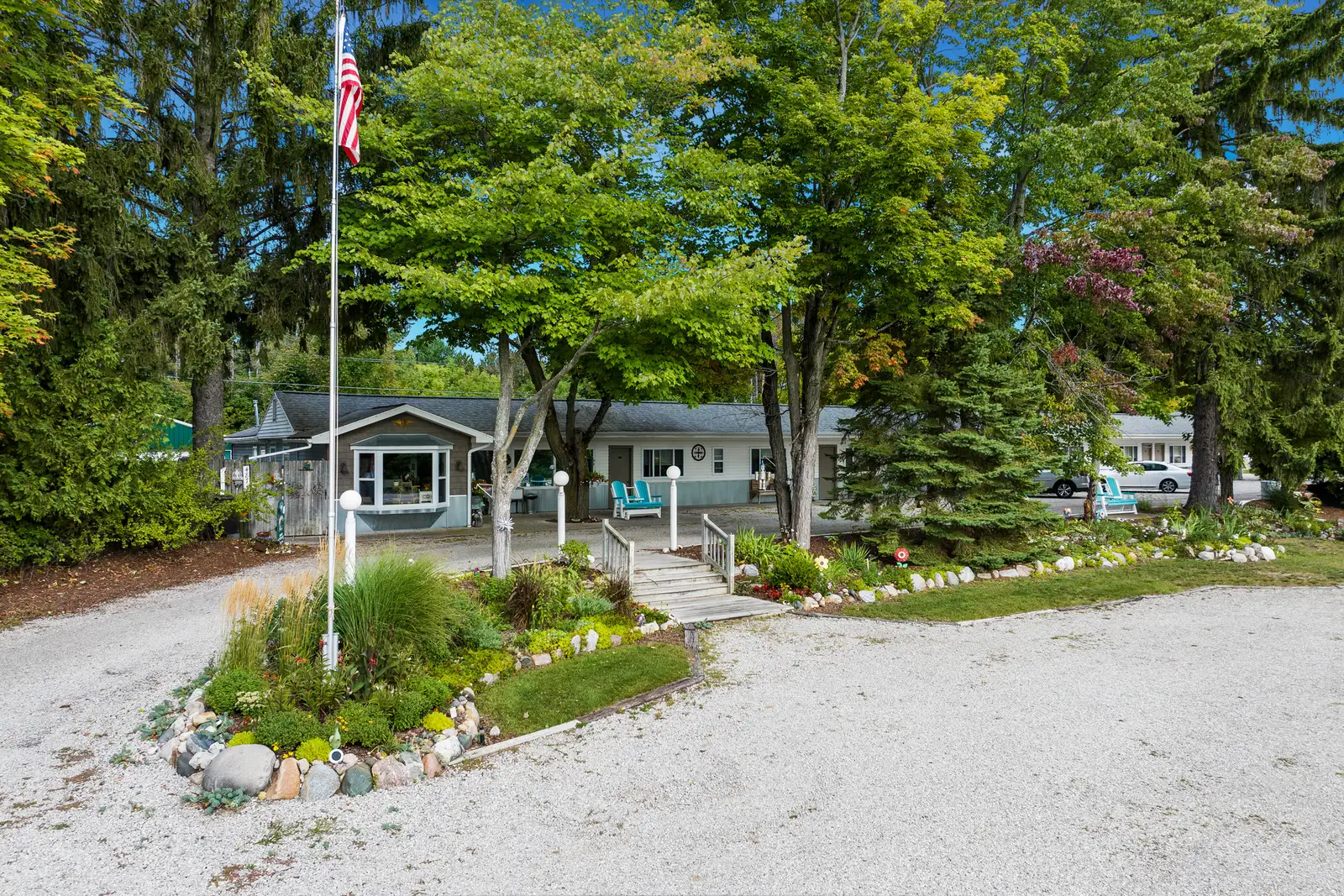 TORCH BAY INN image 4