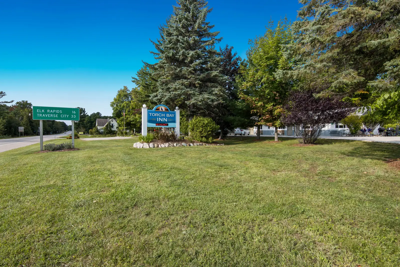 TORCH BAY INN image 8